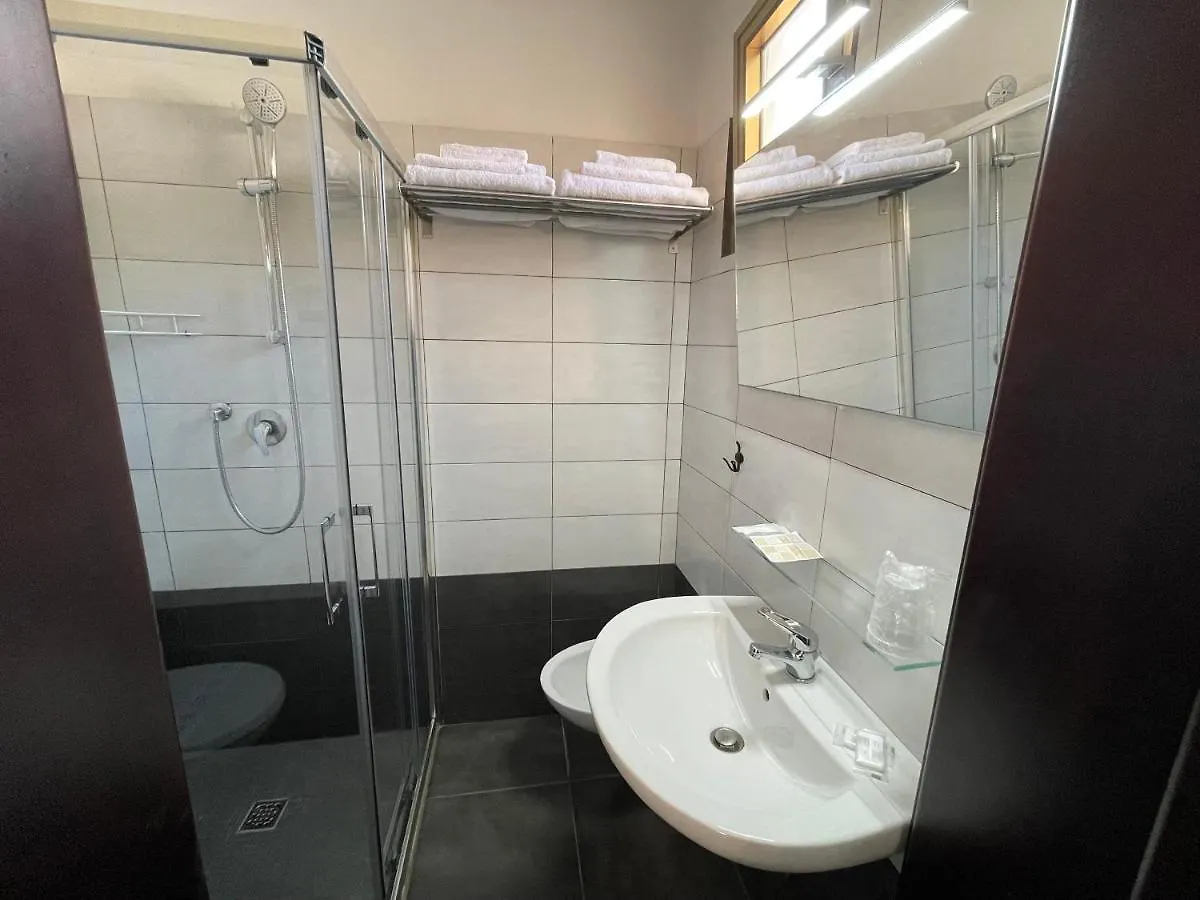 Hotel Abay Rimini 3*,